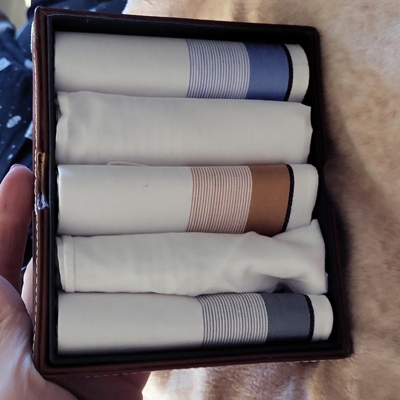 Pierre Cardin Handkerchief 5 Blue Brown Gray 2 White In Faux Leather Box - Picture 3 of 5